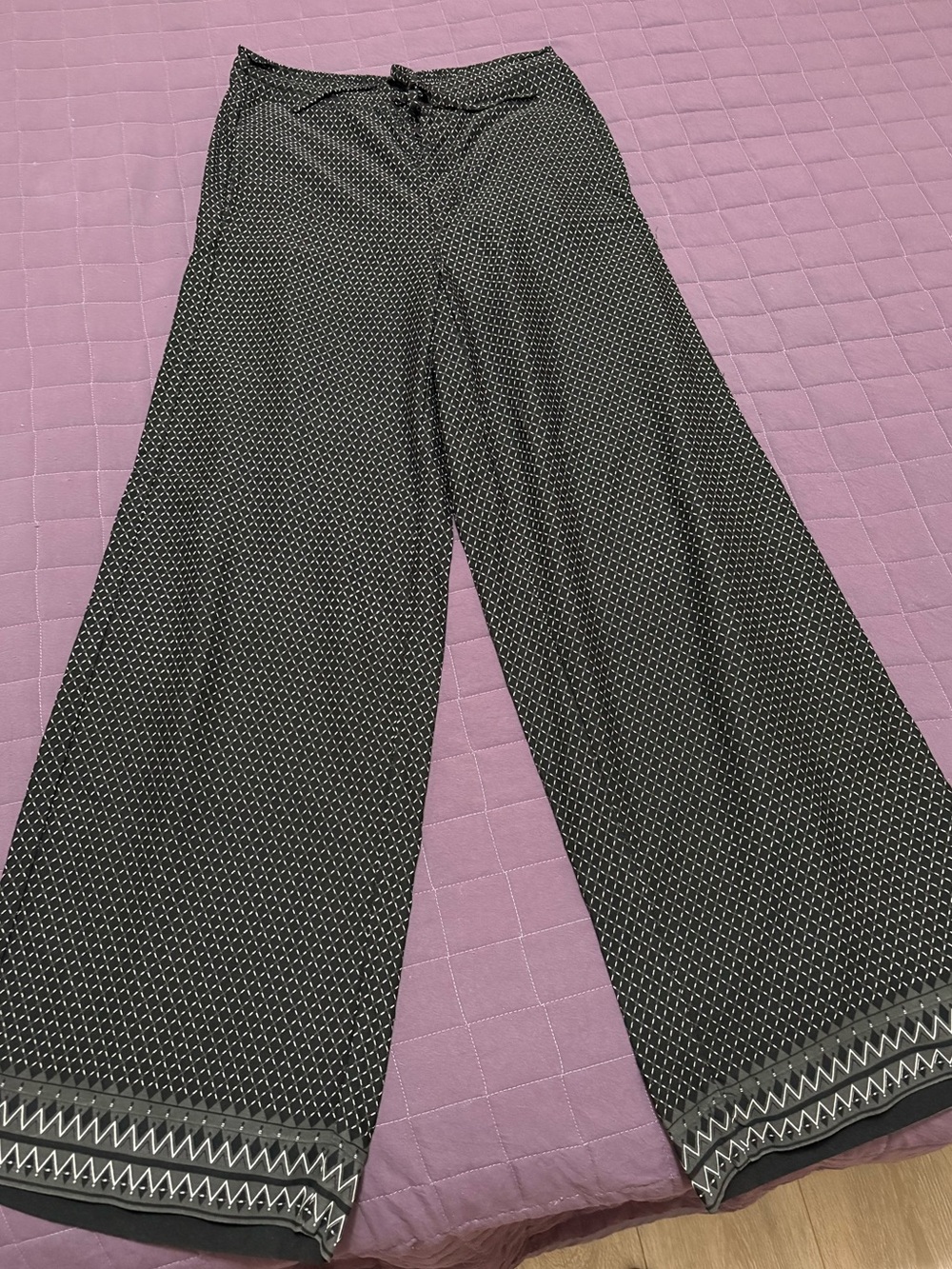 White Label Black Wide-Leg Patterned Trousers
